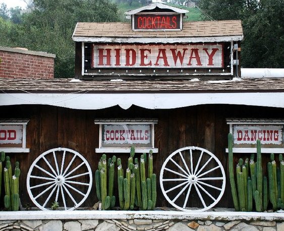 Hideaway Country Bar & Grill